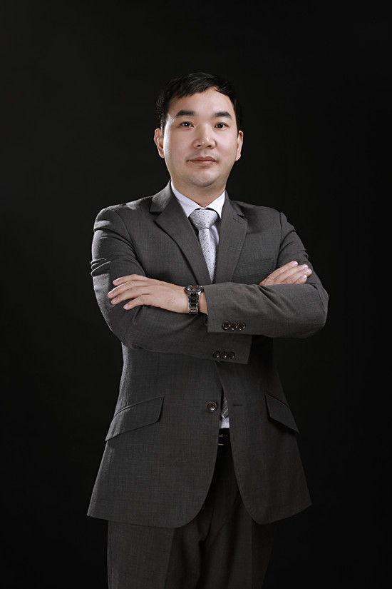 欧小平照片_副本.jpg 欧小平照片_副本.jpg